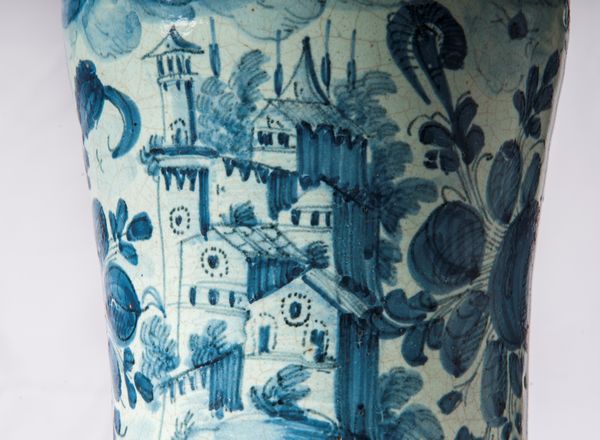 Due vasi da farmacia  - Asta Placchette, Medaglie, Sculture e Ceramiche dal XIV al XIX secolo - Associazione Nazionale - Case d'Asta italiane