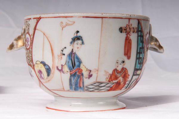 Tazza da puerpera con piatto  - Asta Placchette, Medaglie, Sculture e Ceramiche dal XIV al XIX secolo - Associazione Nazionale - Case d'Asta italiane