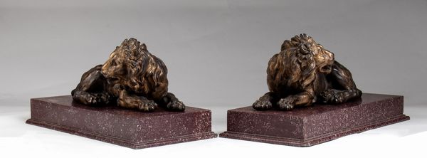 MANIFATTURA FRANCESE (?), XVIII-XIX SECOLO : Coppia di leoni  - Asta Placchette, Medaglie, Sculture e Ceramiche dal XIV al XIX secolo - Associazione Nazionale - Case d'Asta italiane