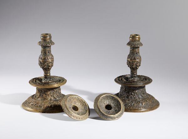 Gaspare Di Girolamo Macrì : Coppia di candelieri  - Asta Placchette, Medaglie, Sculture e Ceramiche dal XIV al XIX secolo - Associazione Nazionale - Case d'Asta italiane