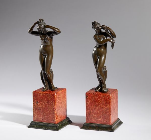 Coppia di Veneri anadiomene  - Asta Placchette, Medaglie, Sculture e Ceramiche dal XIV al XIX secolo - Associazione Nazionale - Case d'Asta italiane