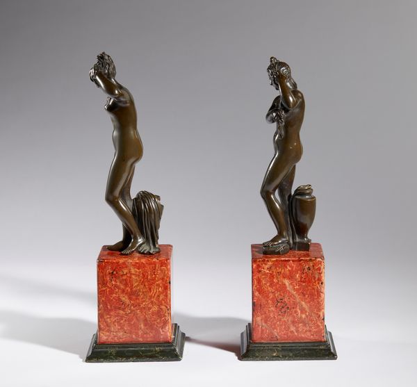 Coppia di Veneri anadiomene  - Asta Placchette, Medaglie, Sculture e Ceramiche dal XIV al XIX secolo - Associazione Nazionale - Case d'Asta italiane