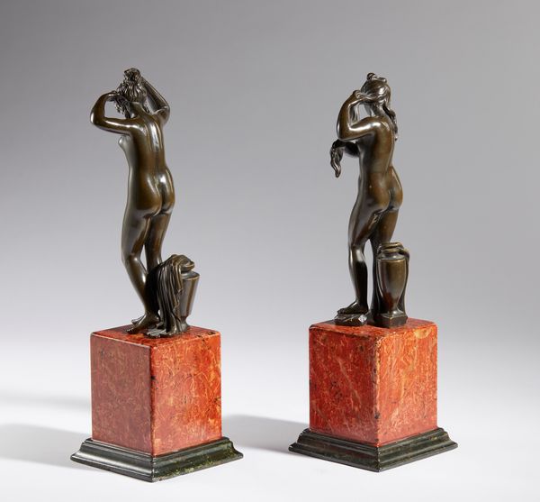 Coppia di Veneri anadiomene  - Asta Placchette, Medaglie, Sculture e Ceramiche dal XIV al XIX secolo - Associazione Nazionale - Case d'Asta italiane