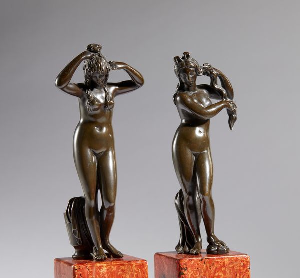 Coppia di Veneri anadiomene  - Asta Placchette, Medaglie, Sculture e Ceramiche dal XIV al XIX secolo - Associazione Nazionale - Case d'Asta italiane