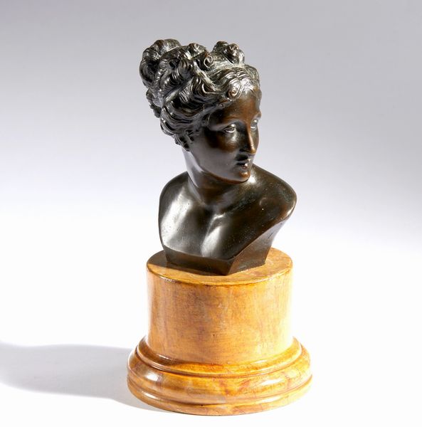 ANTONIO CANOVA : Busto Venere italica  - Asta Placchette, Medaglie, Sculture e Ceramiche dal XIV al XIX secolo - Associazione Nazionale - Case d'Asta italiane