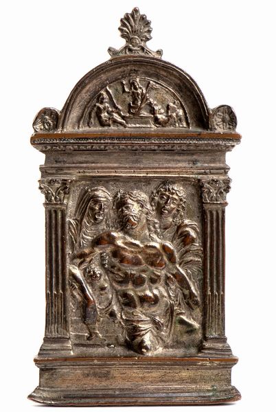 Galeazzo Mondella detto il Moderno : Cristo morto tra Maria e San Giovanni  - Asta Placchette, Medaglie, Sculture e Ceramiche dal XIV al XIX secolo - Associazione Nazionale - Case d'Asta italiane