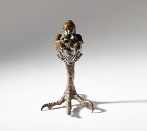 Andrea Briosco detto Riccio : Lucerna a guisa di nano su zampa di rapace  - Asta Placchette, Medaglie, Sculture e Ceramiche dal XIV al XIX secolo - Associazione Nazionale - Case d'Asta italiane