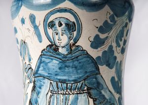 Due vasi da farmacia  - Asta Placchette, Medaglie, Sculture e Ceramiche dal XIV al XIX secolo - Associazione Nazionale - Case d'Asta italiane