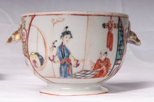 Tazza da puerpera con piatto  - Asta Placchette, Medaglie, Sculture e Ceramiche dal XIV al XIX secolo - Associazione Nazionale - Case d'Asta italiane