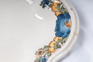 Vassoio  - Asta Placchette, Medaglie, Sculture e Ceramiche dal XIV al XIX secolo - Associazione Nazionale - Case d'Asta italiane