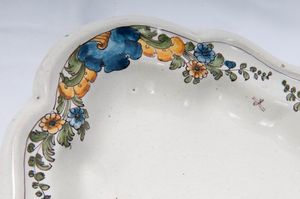 Vassoio  - Asta Placchette, Medaglie, Sculture e Ceramiche dal XIV al XIX secolo - Associazione Nazionale - Case d'Asta italiane