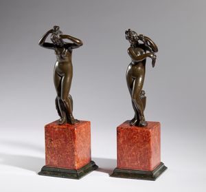 Coppia di Veneri anadiomene  - Asta Placchette, Medaglie, Sculture e Ceramiche dal XIV al XIX secolo - Associazione Nazionale - Case d'Asta italiane