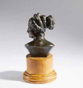 ANTONIO CANOVA : Busto Venere italica  - Asta Placchette, Medaglie, Sculture e Ceramiche dal XIV al XIX secolo - Associazione Nazionale - Case d'Asta italiane