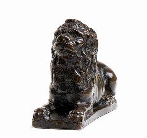 Leone accosciato  - Asta Placchette, Medaglie, Sculture e Ceramiche dal XIV al XIX secolo - Associazione Nazionale - Case d'Asta italiane