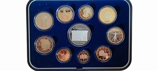 Italia 2019 - divisionale proof - CENTENARIO DELLA SCOMPARSA DI CESARI MACCARI.  - Asta Numismatica Light - Associazione Nazionale - Case d'Asta italiane