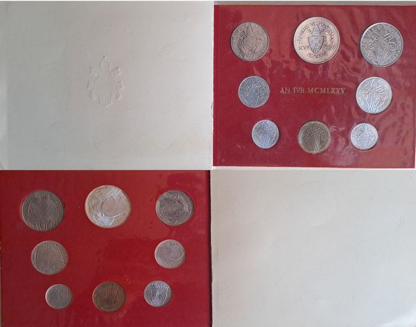 Vaticano. 24 divisionali FdC dal 1963 al 1978, una moneta da 1000 Lire, 2 monete da 500 Lire Sede Vacante e un dittico da 5 + 10 Lire Sede Vacante 1939 in bustina. <BR>  - Asta Numismatica Light - Associazione Nazionale - Case d'Asta italiane