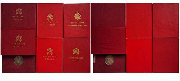 Vaticano 1958  1978. 7 monete da 500 Lire Ag. Sede Vacante in folder.  - Asta Numismatica Light - Associazione Nazionale - Case d'Asta italiane