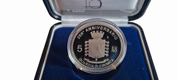 Italia 2023  2024. Lotto di 2 monete da 5 Euro in argento fondo specchio / proof  - AERONAUTICA MILITARE e GUARDIA DI FINANZA.  - Asta Numismatica Light - Associazione Nazionale - Case d'Asta italiane