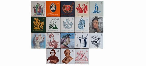 Vaticano dal 2015 al 2024. Lotto di 18 monete da 2 Euro proof in astuccio.  - Asta Numismatica Light - Associazione Nazionale - Case d'Asta italiane
