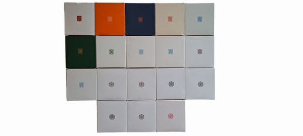 Vaticano dal 2015 al 2024. Lotto di 18 monete da 2 Euro proof in astuccio.  - Asta Numismatica Light - Associazione Nazionale - Case d'Asta italiane