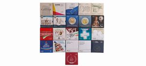 Italia 2014 - 2024 - Lotto di 21 monete da 2 Euro proof in astuccio.  - Asta Numismatica Light - Associazione Nazionale - Case d'Asta italiane