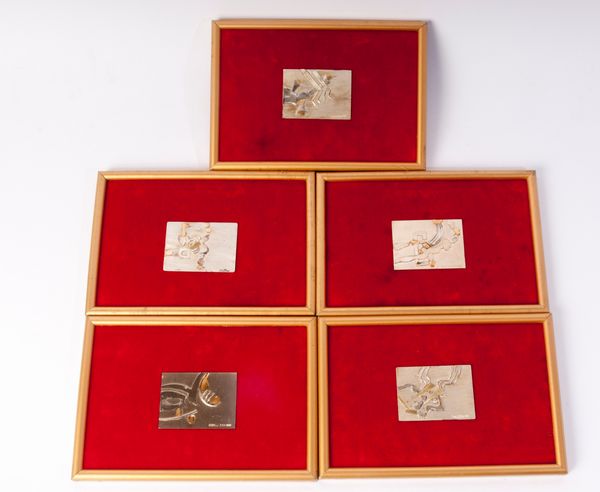 Lotto di cinque sculture su lastra  - Asta Smart Auction: arredi, dipinti, sculture, strumenti musicali, ceramiche e altro a prezzi vantaggiosi - Associazione Nazionale - Case d'Asta italiane