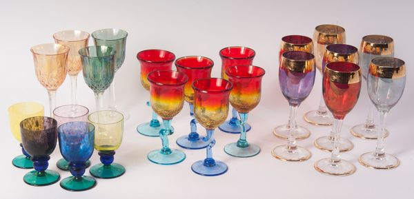 Lotto di diciannove bicchieri  - Asta Smart Auction: arredi, dipinti, sculture, strumenti musicali, ceramiche e altro a prezzi vantaggiosi - Associazione Nazionale - Case d'Asta italiane