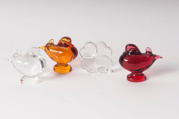 Lotto di tre piccioni in cristallo colorato Baccarat  - Asta Smart Auction: arredi, dipinti, sculture, strumenti musicali, ceramiche e altro a prezzi vantaggiosi - Associazione Nazionale - Case d'Asta italiane