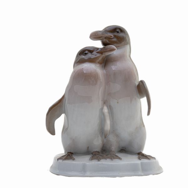 Coppia di pinguini, gruppo  in porcellana policroma  - Asta Smart Auction: arredi, dipinti, sculture, strumenti musicali, ceramiche e altro a prezzi vantaggiosi - Associazione Nazionale - Case d'Asta italiane