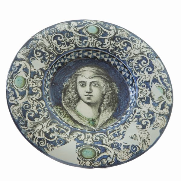 Piatto in ceramica  - Asta Smart Auction: arredi, dipinti, sculture, strumenti musicali, ceramiche e altro a prezzi vantaggiosi - Associazione Nazionale - Case d'Asta italiane