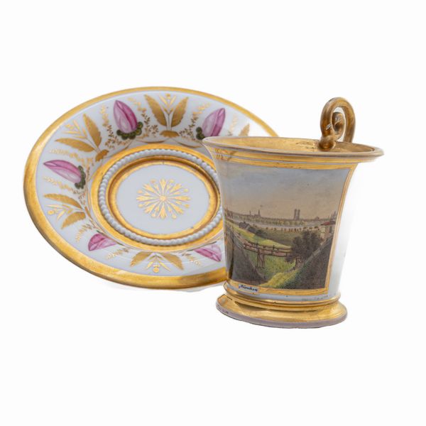 Tazza in porcellana policroma a tromba,  - Asta Smart Auction: arredi, dipinti, sculture, strumenti musicali, ceramiche e altro a prezzi vantaggiosi - Associazione Nazionale - Case d'Asta italiane