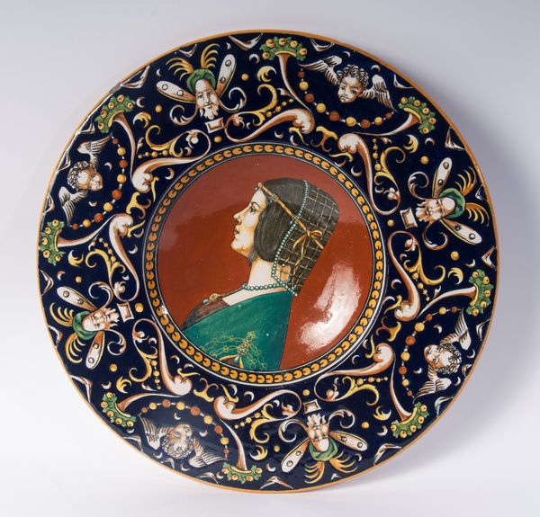 Profilo di dama, piatto in ceramica  - Asta Smart Auction: arredi, dipinti, sculture, strumenti musicali, ceramiche e altro a prezzi vantaggiosi - Associazione Nazionale - Case d'Asta italiane