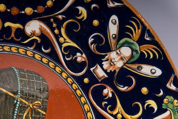 Profilo di dama, piatto in ceramica  - Asta Smart Auction: arredi, dipinti, sculture, strumenti musicali, ceramiche e altro a prezzi vantaggiosi - Associazione Nazionale - Case d'Asta italiane