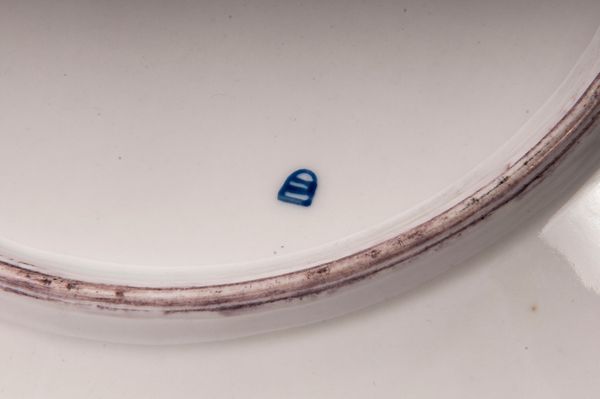 Lotto di sei piatti da coltello  - Asta Smart Auction: arredi, dipinti, sculture, strumenti musicali, ceramiche e altro a prezzi vantaggiosi - Associazione Nazionale - Case d'Asta italiane