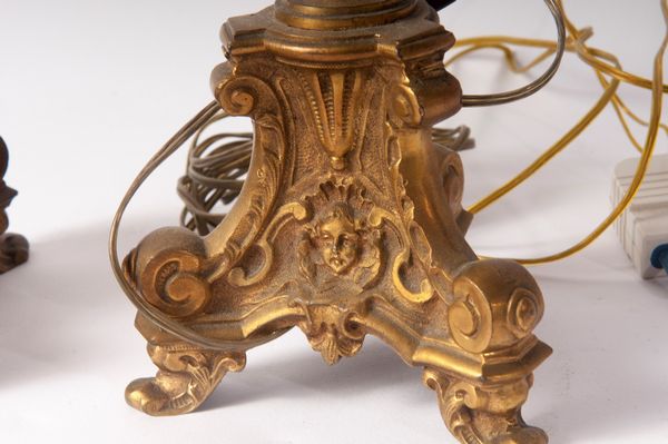 Lotto di due candelieri  in ottone elettrificati  - Asta Smart Auction: arredi, dipinti, sculture, strumenti musicali, ceramiche e altro a prezzi vantaggiosi - Associazione Nazionale - Case d'Asta italiane