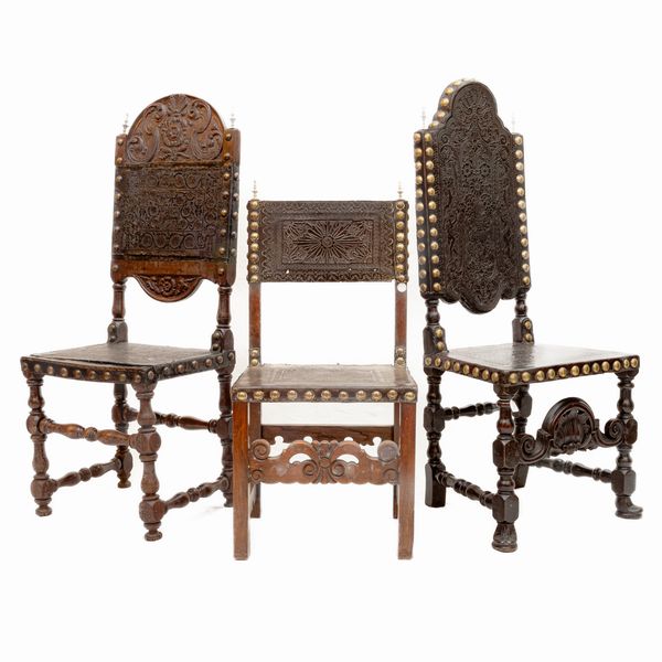 Lotto di tredici seggiole con due capotavola,  - Asta Smart Auction: arredi, dipinti, sculture, strumenti musicali, ceramiche e altro a prezzi vantaggiosi - Associazione Nazionale - Case d'Asta italiane