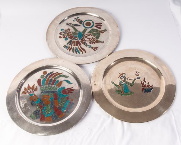 Lotto di tre piatti in argento 925/1000  - Asta Smart Auction: arredi, dipinti, sculture, strumenti musicali, ceramiche e altro a prezzi vantaggiosi - Associazione Nazionale - Case d'Asta italiane