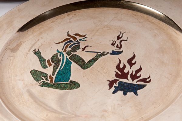 Lotto di tre piatti in argento 925/1000  - Asta Smart Auction: arredi, dipinti, sculture, strumenti musicali, ceramiche e altro a prezzi vantaggiosi - Associazione Nazionale - Case d'Asta italiane