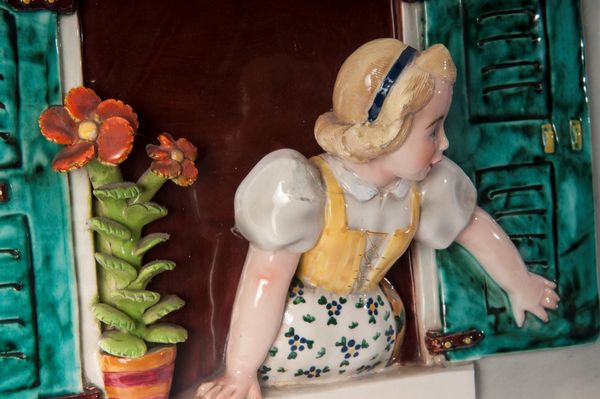 Lui e Lei ,Coppia di placche in rilievo,  - Asta Smart Auction: arredi, dipinti, sculture, strumenti musicali, ceramiche e altro a prezzi vantaggiosi - Associazione Nazionale - Case d'Asta italiane