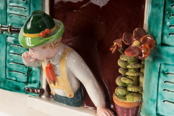 Lui e Lei ,Coppia di placche in rilievo,  - Asta Smart Auction: arredi, dipinti, sculture, strumenti musicali, ceramiche e altro a prezzi vantaggiosi - Associazione Nazionale - Case d'Asta italiane