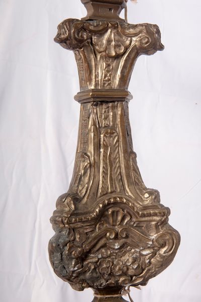 Candeliere d'altare  - Asta Smart Auction: arredi, dipinti, sculture, strumenti musicali, ceramiche e altro a prezzi vantaggiosi - Associazione Nazionale - Case d'Asta italiane