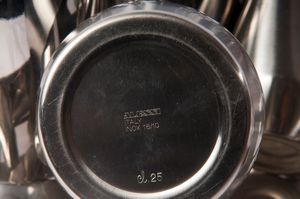 Lotto di un fornello ad alcool  - Asta Smart Auction: arredi, dipinti, sculture, strumenti musicali, ceramiche e altro a prezzi vantaggiosi - Associazione Nazionale - Case d'Asta italiane