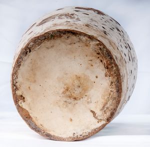 Vaso in terracotta smaltata bianca  - Asta Smart Auction: arredi, dipinti, sculture, strumenti musicali, ceramiche e altro a prezzi vantaggiosi - Associazione Nazionale - Case d'Asta italiane