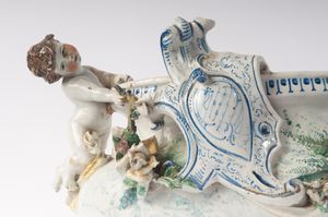 centrotavola in ceramica bianca  - Asta Smart Auction: arredi, dipinti, sculture, strumenti musicali, ceramiche e altro a prezzi vantaggiosi - Associazione Nazionale - Case d'Asta italiane
