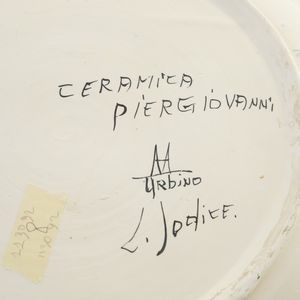 Piatto a tutto fondo in ceramica policroma  - Asta Smart Auction: arredi, dipinti, sculture, strumenti musicali, ceramiche e altro a prezzi vantaggiosi - Associazione Nazionale - Case d'Asta italiane