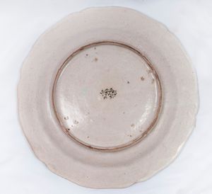 Lotto di tre ceramiche  - Asta Smart Auction: arredi, dipinti, sculture, strumenti musicali, ceramiche e altro a prezzi vantaggiosi - Associazione Nazionale - Case d'Asta italiane