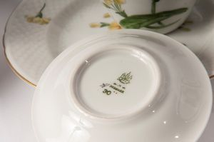 Servizio da caffè in porcellana bianca  - Asta Smart Auction: arredi, dipinti, sculture, strumenti musicali, ceramiche e altro a prezzi vantaggiosi - Associazione Nazionale - Case d'Asta italiane