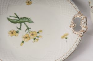 Servizio da caffè in porcellana bianca  - Asta Smart Auction: arredi, dipinti, sculture, strumenti musicali, ceramiche e altro a prezzi vantaggiosi - Associazione Nazionale - Case d'Asta italiane