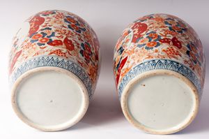 Coppia di vasi in porcellana  - Asta Smart Auction: arredi, dipinti, sculture, strumenti musicali, ceramiche e altro a prezzi vantaggiosi - Associazione Nazionale - Case d'Asta italiane