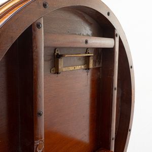 Gueridon tondo in legno di mogano, a vela,  - Asta Smart Auction: arredi, dipinti, sculture, strumenti musicali, ceramiche e altro a prezzi vantaggiosi - Associazione Nazionale - Case d'Asta italiane